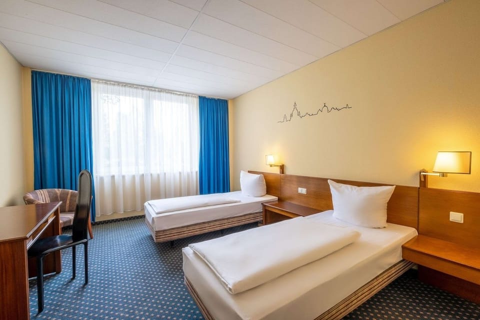 Standard Double or Twin Room | Desk, laptop workspace, WiFi (free)