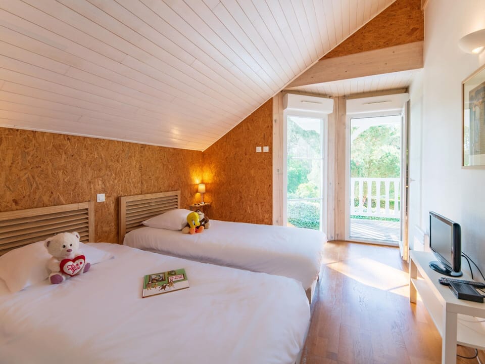 House | 3 bedrooms, individually furnished, iron/ironing board