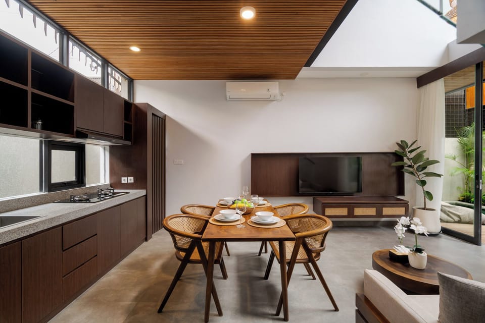 Villa, 2 Bedrooms, Private Pool, Pool View | In-room dining