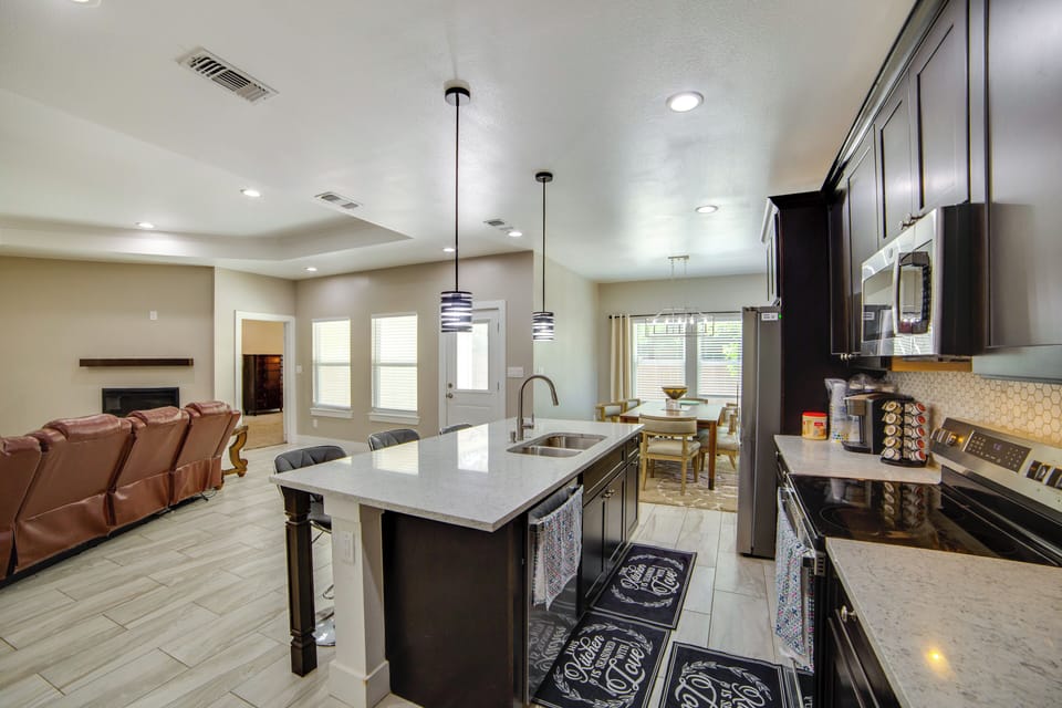 House (5 Bedrooms) | Interior