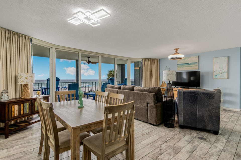 Dining Table with a view!
