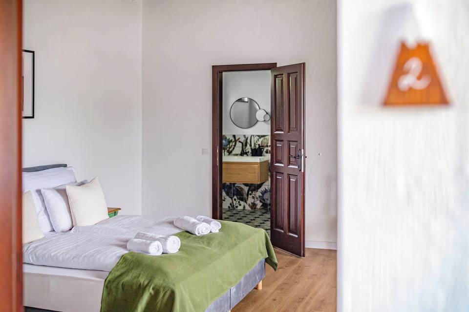 Comfort Apartment, Courtyard View | Blackout drapes, iron/ironing board (on request), WiFi (free)