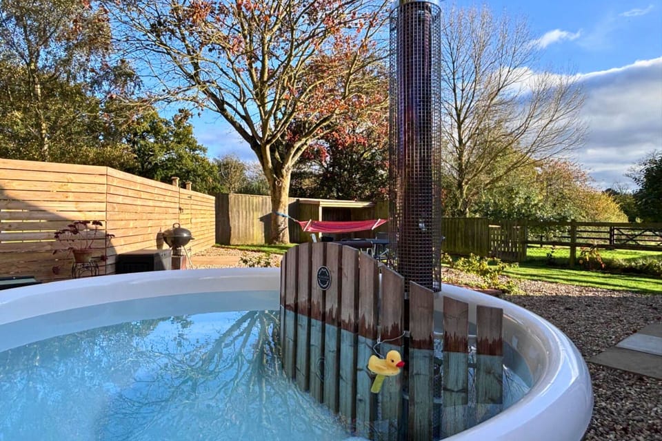 Moor View, Reepham: A wood-fired hot tub to ease away stress and strains