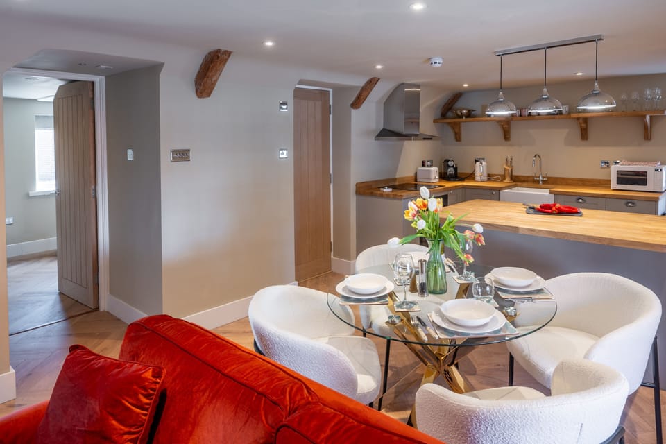 First floor: Access into the open plan living area