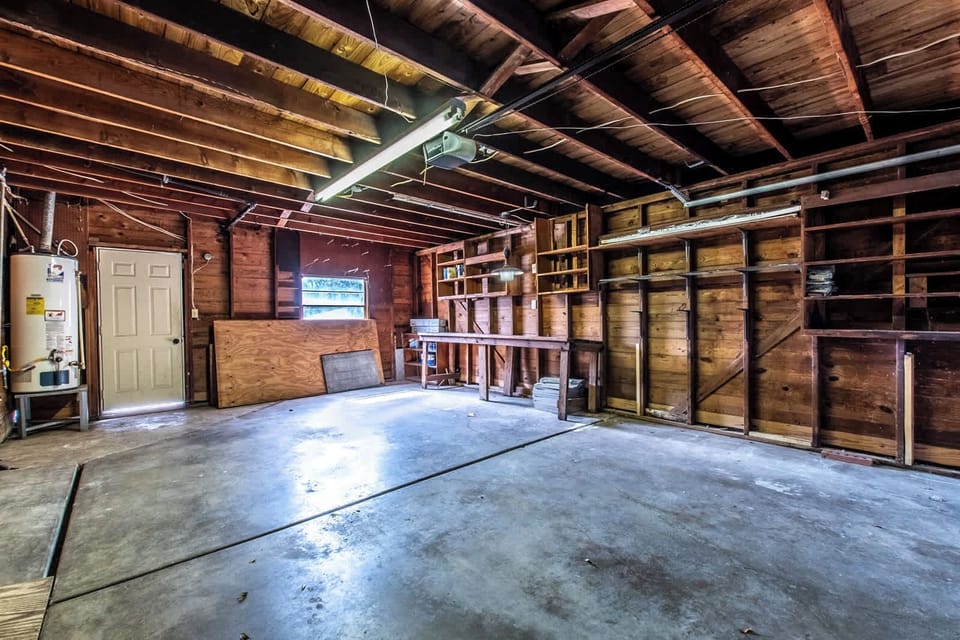 House, Multiple Beds, Pool Access, Pool View (201 Ocean View) | Interior