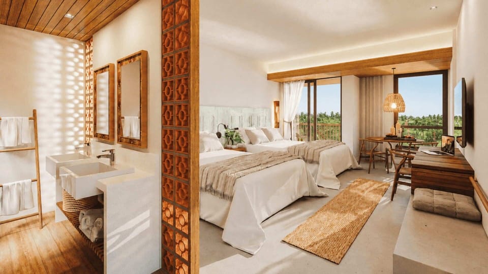 Suite Junior | Minibar, in-room safe, desk, laptop workspace