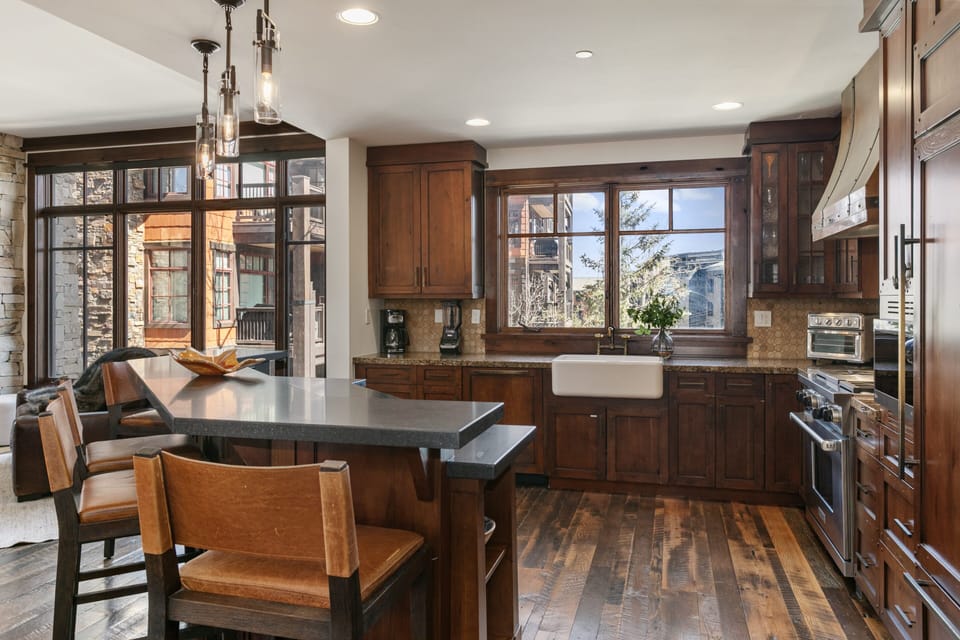 Condo, 3 Bedrooms | Private kitchen | Coffee/tea maker, fridge, oven, stovetop