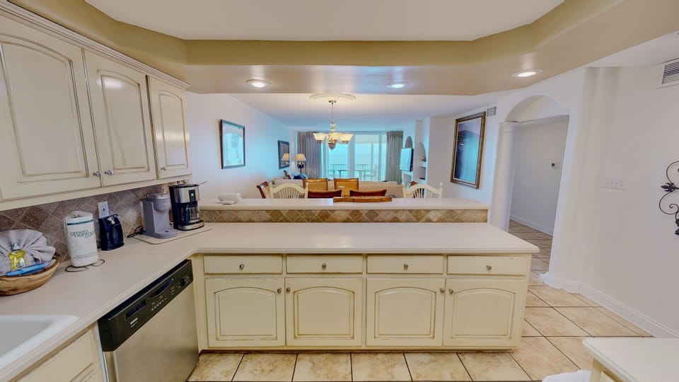 Condo, 2 Bedrooms | Private kitchen | Coffee/tea maker, fridge, oven, toaster