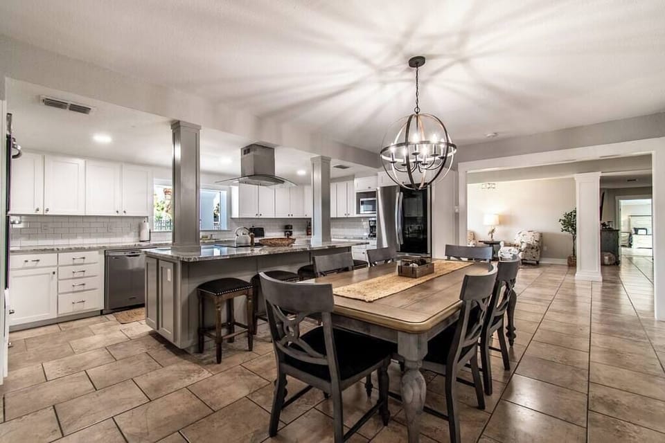 House, Multiple Beds, Pool Access, Partial Ocean View (4129 Ocean) | Dining