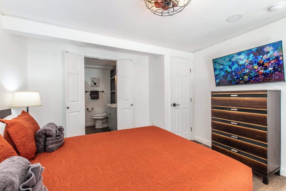 Apartment, 1 Queen Bed with Sofa bed, Kitchen, Garden View (1117 Ocean C) | 1 bedroom, desk, laptop workspace, individually decorated
