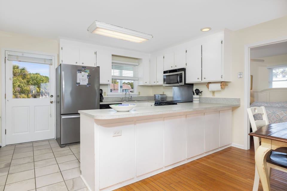 Enter Emerald Cove to your fully equipped kitchen