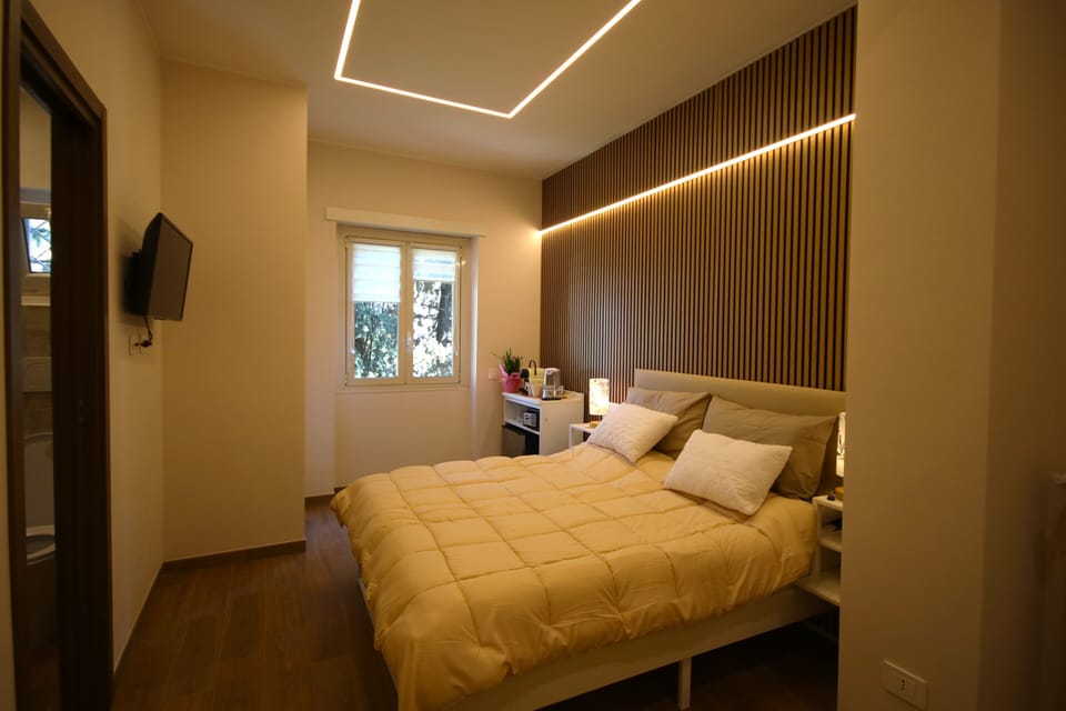 Double Room | In-room safe, free WiFi