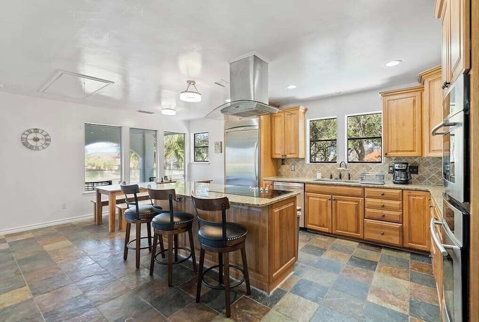 House, Multiple Beds, Pool Access, Partial Ocean View (5815 + 5833 Ocean) | Private kitchen