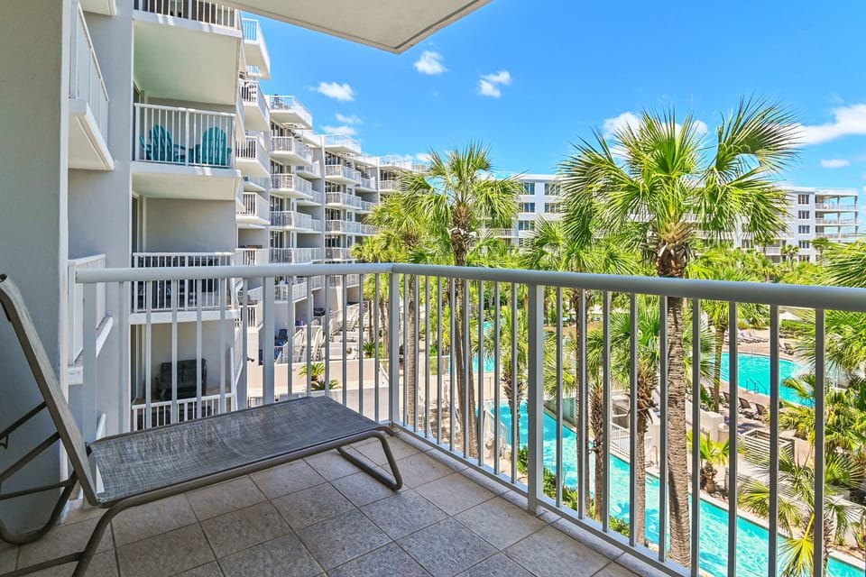 Destin West Bayside Sandpiper #405 balcony