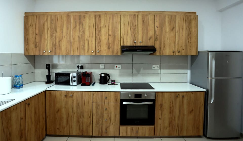 Enjoy the ease of a well-equipped kitchen for your everyday cooking needs.