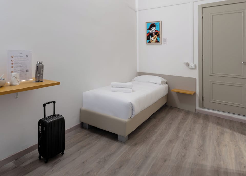 Classic Single Room | Desk, blackout drapes, iron/ironing board, WiFi (free)