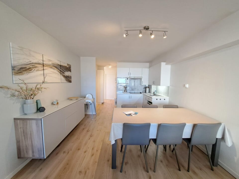Apartment | Dining