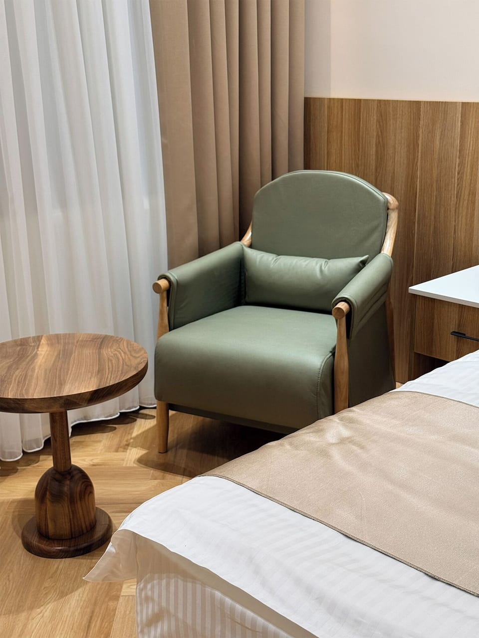 Standard Twin Room, City View | Interior