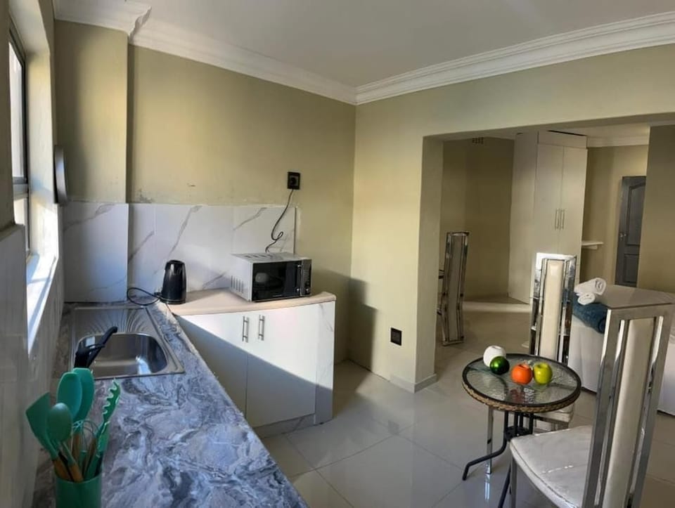 Studio, 1 Bedroom, Private Pool | Private kitchen