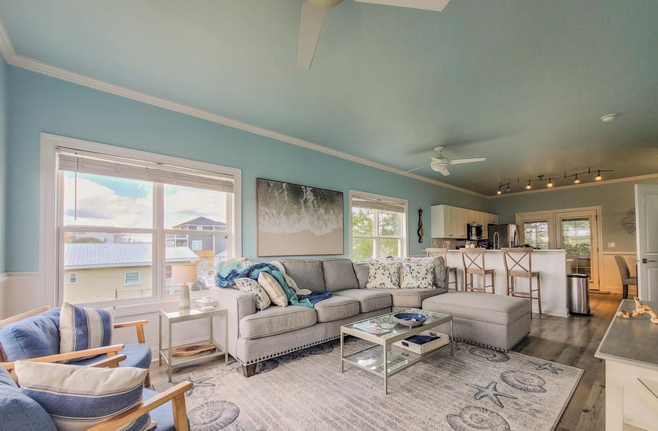 615-E N New River Dr (Coral Cabana [Int Ext Aerials]) - watermarked-18