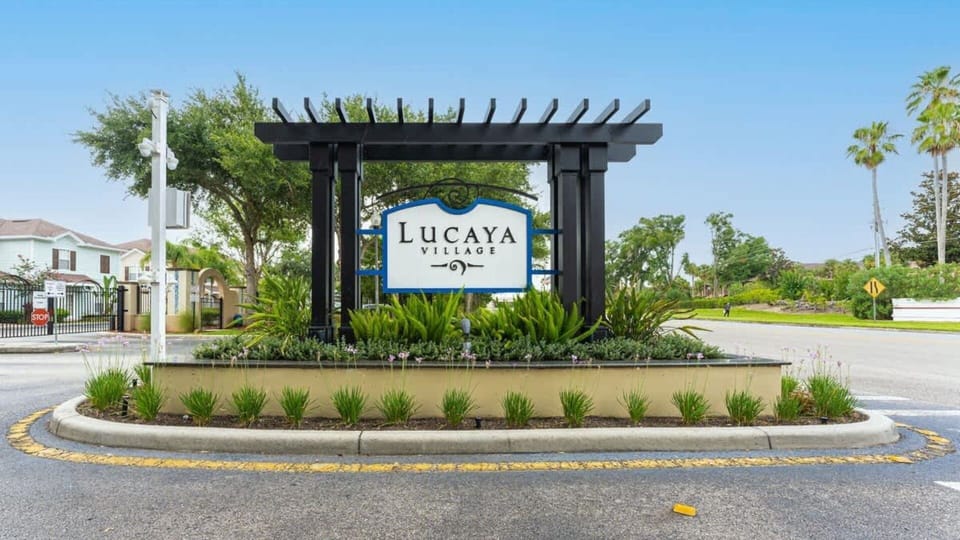 Facade / entrance