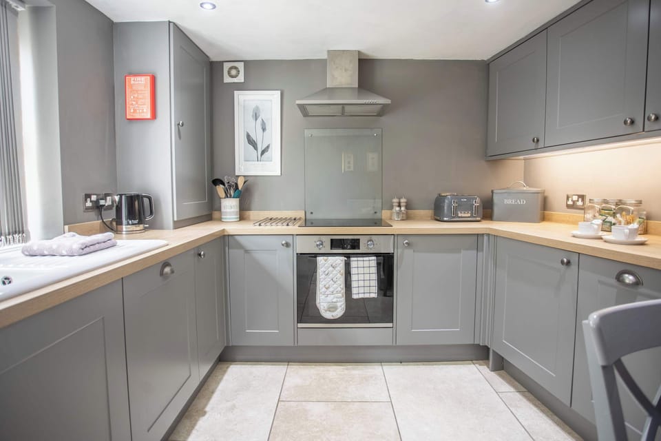 From morning coffees to hearty evening meals, the kitchen has everything needed for easy, relaxed stays in the heart of the Yorkshire countryside.