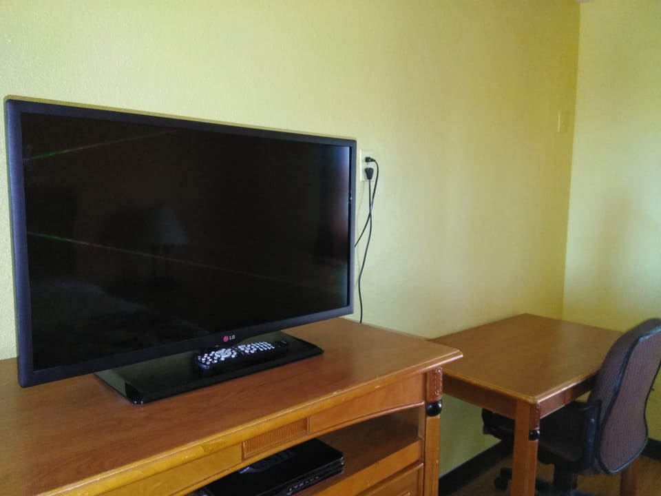 Standard Room, 2 Queen Beds | Free WiFi