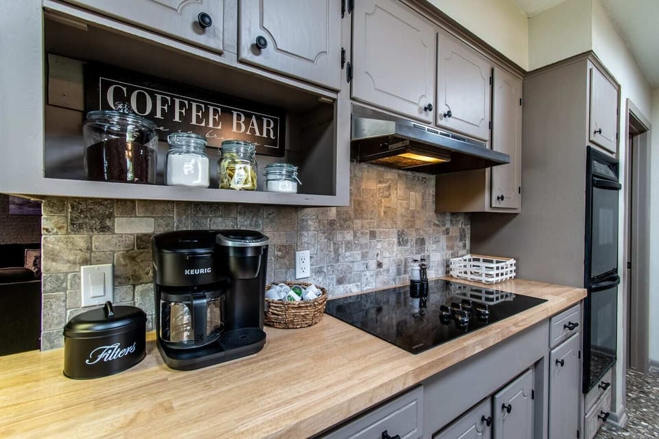 House, Multiple Beds, Pool Access, Ocean View (5401 Ocean) | Private kitchen