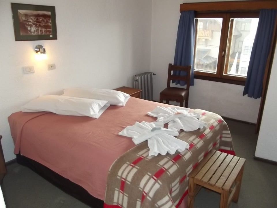 In-room safe, free WiFi, bed sheets