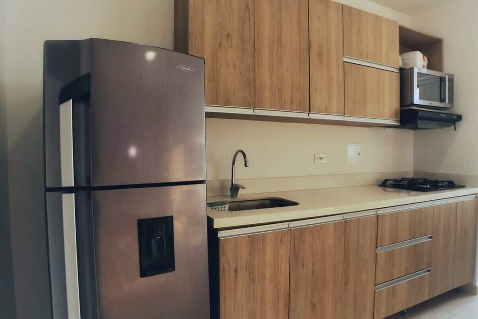 Eres un amante de la comida? cocina moderna y equipada con lo que necesitas, Imagínate junto a tu pareja o amigos en este lugar ¿Genial no?

Disfruta de la tranquilidad de tu propia cocina, lo que hará que tu estancia sea aún más especial.

