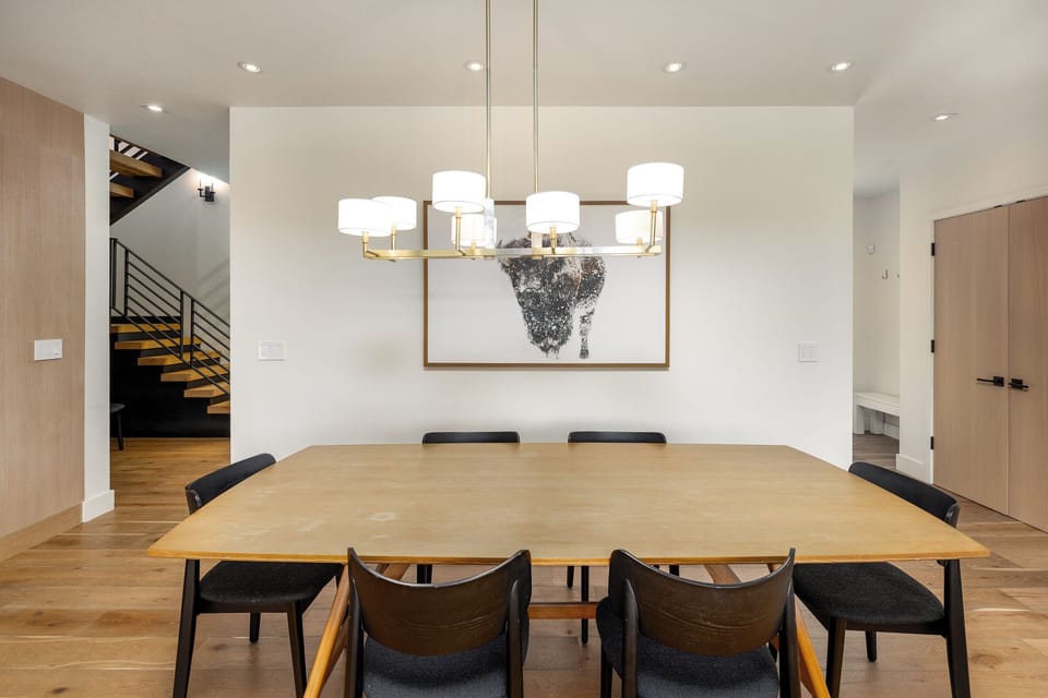 Dining table for 8 I Main Level