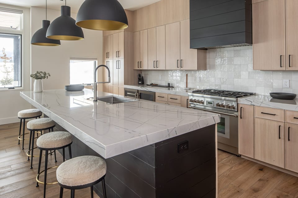 Exceptional kitchen with world class appliances I Main Level