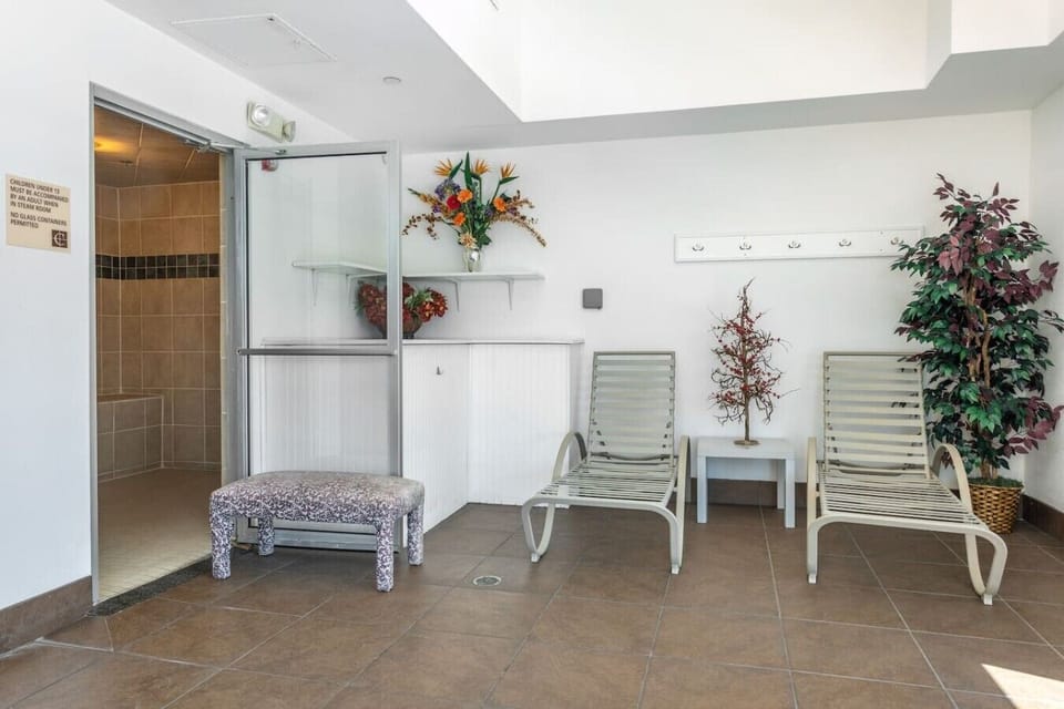 Shared relaxation lounge