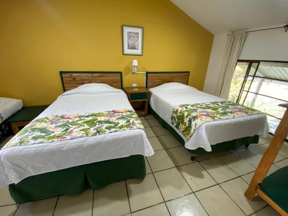Classic Twin Room, Balcony, Garden View | WiFi (free)