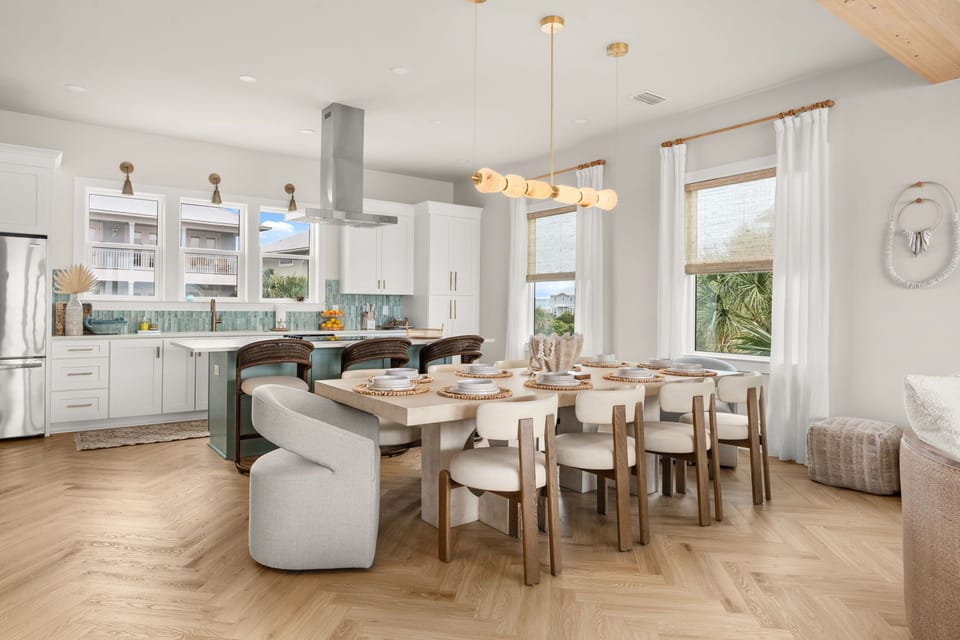 Seating for ten at the dining table