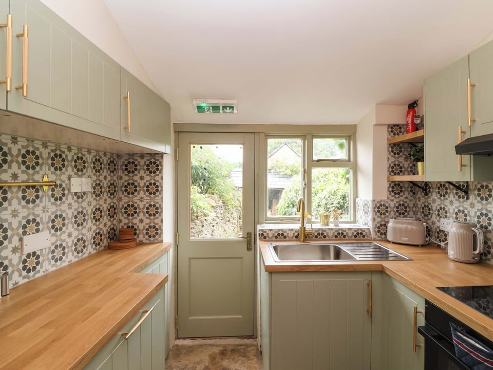 Dishwasher, cookware/dishes/utensils
