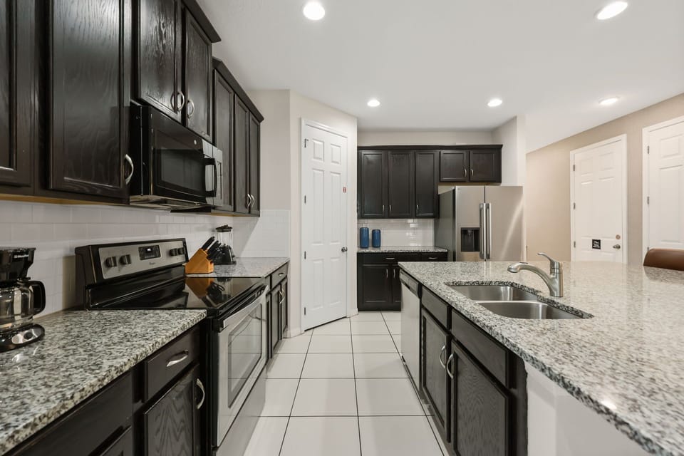 9009 Egret Mills Terrace (7).jpg