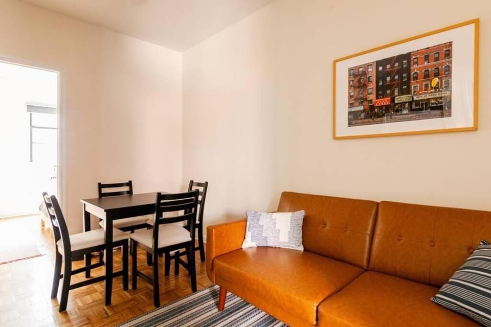 Apartment, 2 Bedrooms, City View | Living area