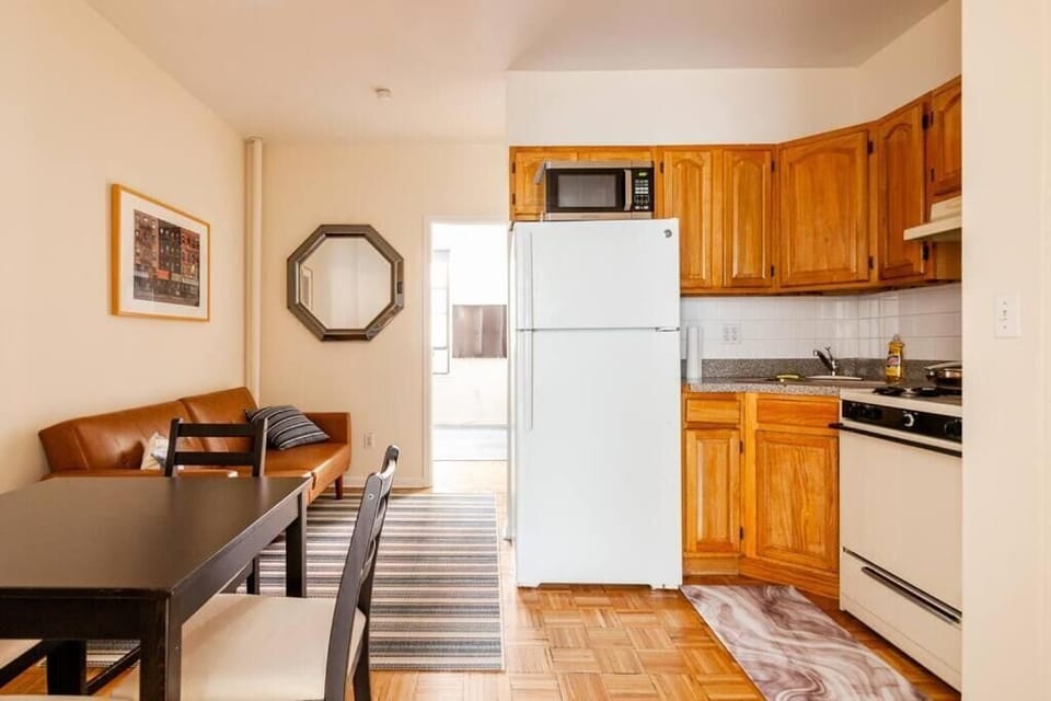 Apartment, 2 Bedrooms, City View | Private kitchen | Full-size fridge, microwave, oven, stovetop