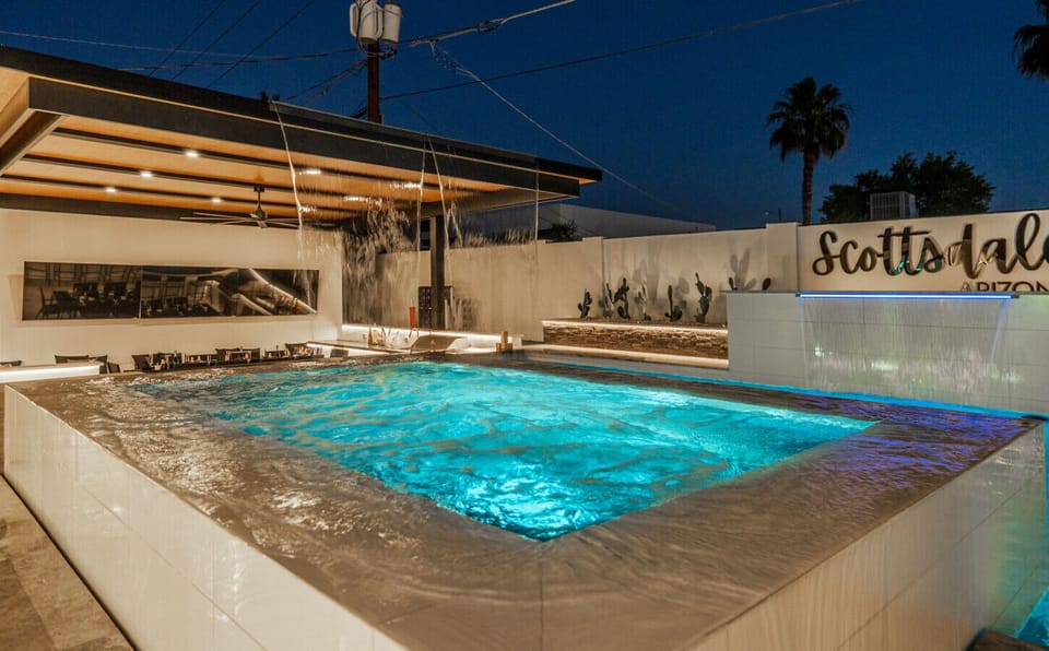 Night - 16 Person Hot Tub 102° - Double Fountain View