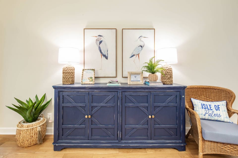 This hutch separates the primary suite from the guest bedroom and hallway bathroom.