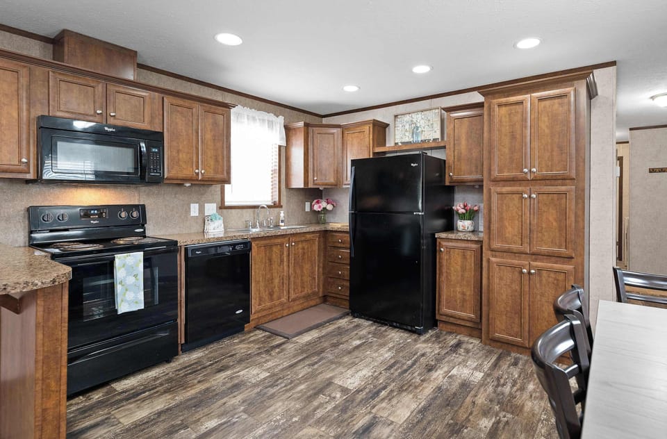 Fully equipped kitchen with plenty of storage