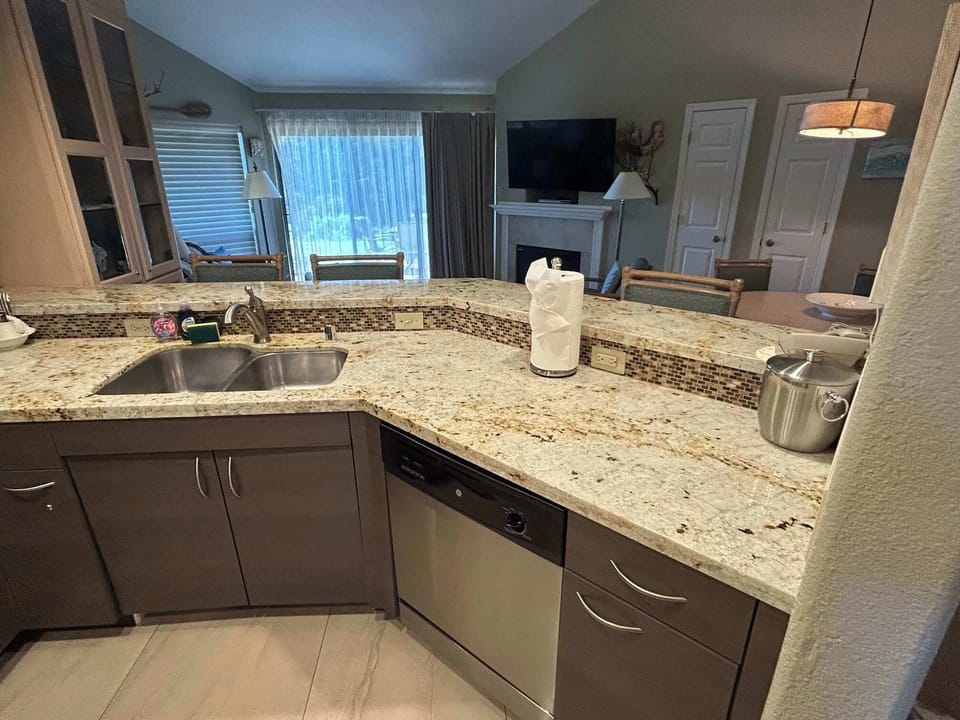 Kitchen to living room