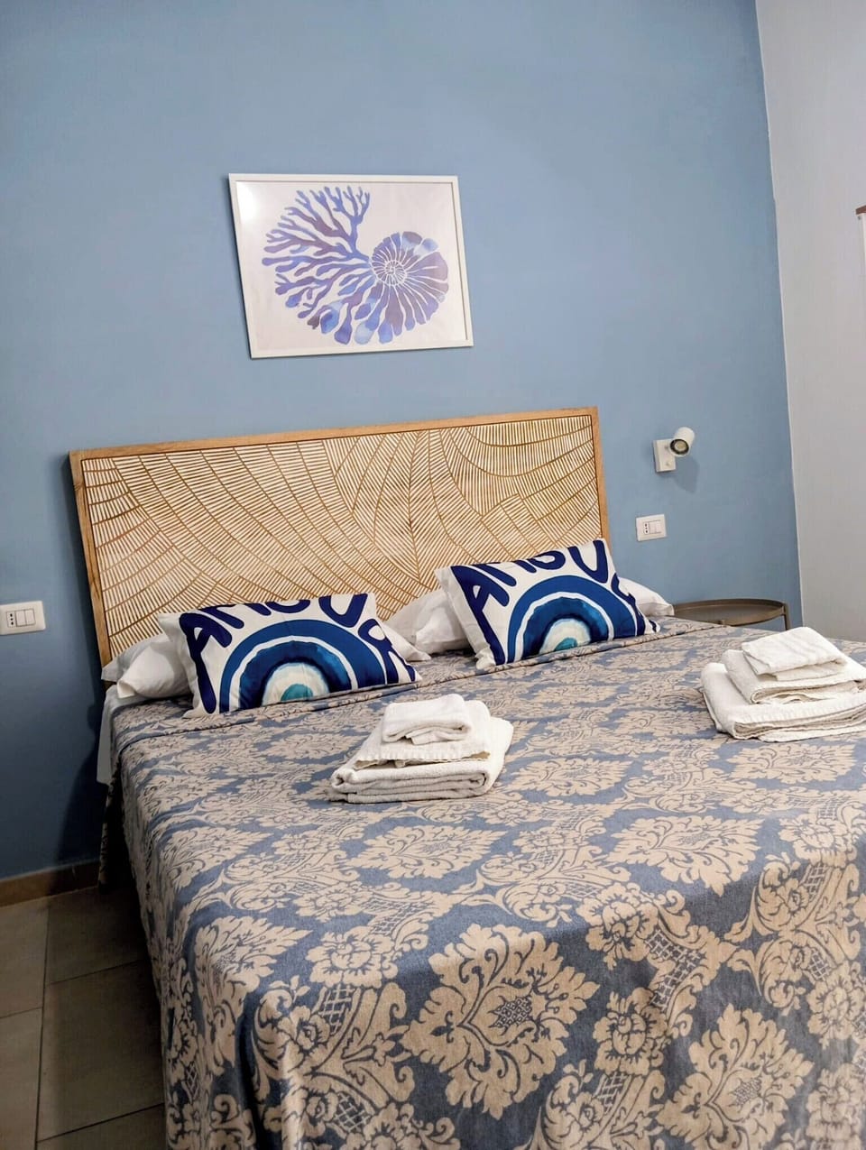Family Suite, Kitchen, City View | Blackout drapes, free WiFi