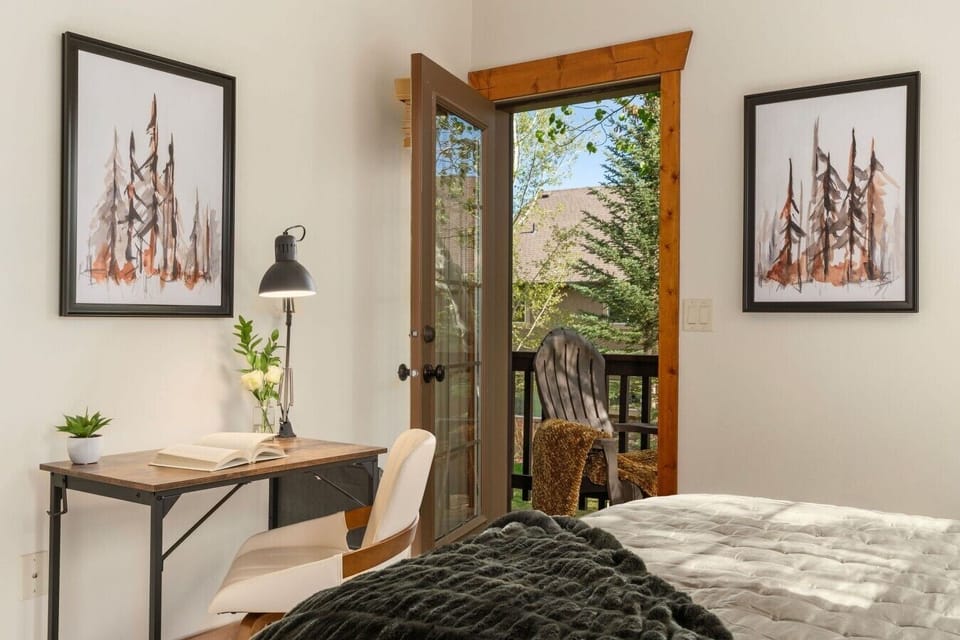 shared porch off Bedroom 2/3