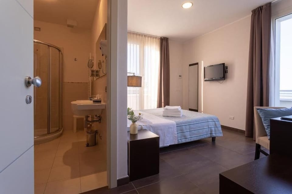 In-room safe, desk, blackout drapes, soundproofing