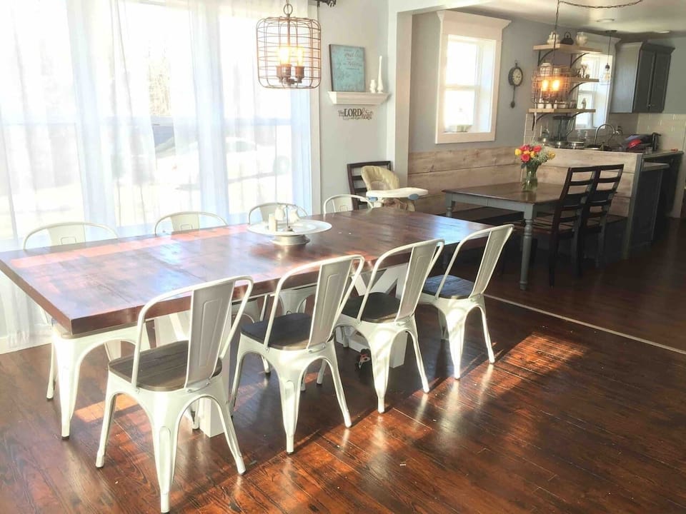 Enjoy large family dinners all together. There is plenty of sitting space at the large farmhouse table or at the breakfast nook. We usually have the kids sit at the nook while we enjoy peaceful conversations at farmhouse table. 