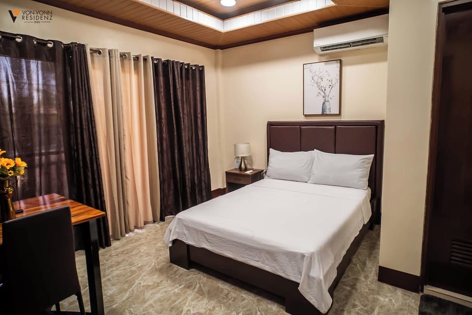Deluxe Double Room, Balcony | Desk, laptop workspace, free WiFi