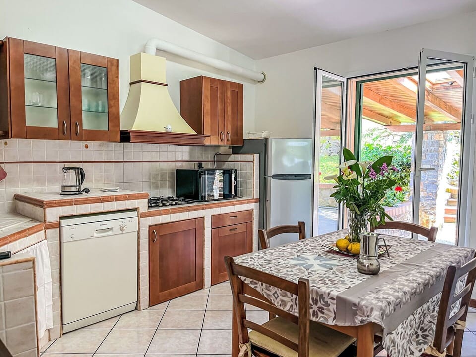 Apartment, Balcony, Condominium, Fence, Outdoor Furniture