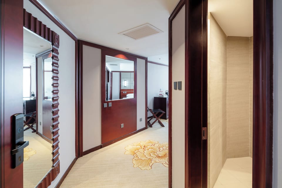 Superior Double Room, City View | Interior